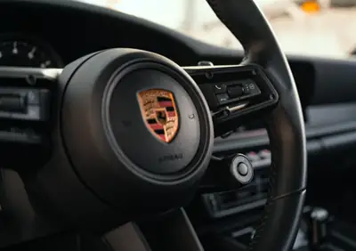 Porsche 911 Carrera T PDK 2024 — Sportivité pure, 49 990 km, garantie constructeur — Miniature 17