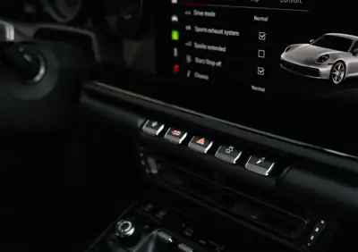 Porsche 911 Carrera T PDK 2024 — Sportivité pure, 49 990 km, garantie constructeur — Miniature 18