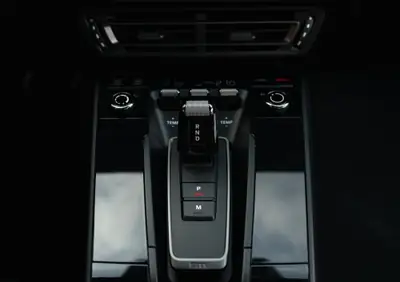 Porsche 911 Carrera T PDK 2024 — Sportivité pure, 49 990 km, garantie constructeur — Miniature 19