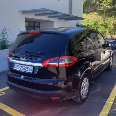 Ford S-MAX 1.6 EcoBoost — Monospace familial dynamique, sans accident — Heckansicht