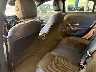 Mercedes-Benz CLA 220 d 4MATIC — Coupé élégant, diesel économe et traction intégrale — Miniature 8