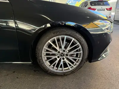 Mercedes-Benz CLA 220 d 4MATIC — Coupé élégant, diesel économe et traction intégrale — Miniature 13