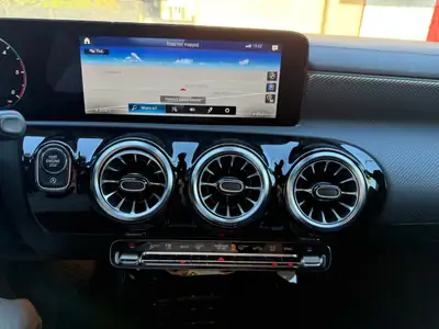 Mercedes-Benz CLA 220 d 4MATIC — Coupé élégant, diesel économe et traction intégrale — Miniature 16