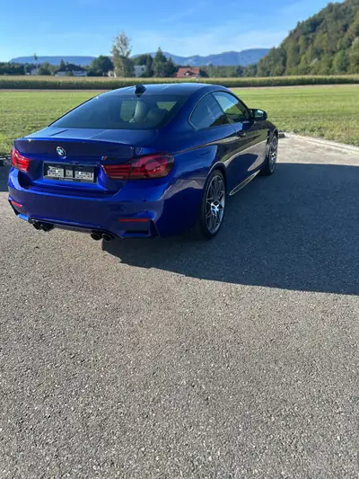 BMW M4 Competition 2019 — Coupé haute performance, 26'700 km seulement — tableau de bord