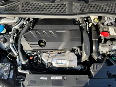 Opel Astra 1.6 T PHEV 180 Ultimate — Berline hybride rechargeable, 13 800 km, faible consommation — Thumbnail 9