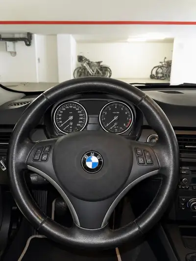 BMW 335i xDrive 2011 — Berline sportive, transmission manuelle, 306 ch — cruscotto