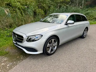 Mercedes-Benz E 400 T Diesel 4Matic — Break sportif 340 PS, état neuf et entretien complet — side view