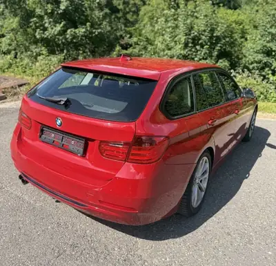 BMW 330d xDrive Touring — Diesel performant, 5 portes pratique, sans sinistre — vista posteriore