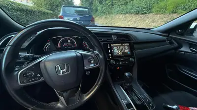 Honda Civic 1.5 VTEC Turbo Sport Plus — Berline dynamique, 101'000 km, toit ouvrant — Miniature 9