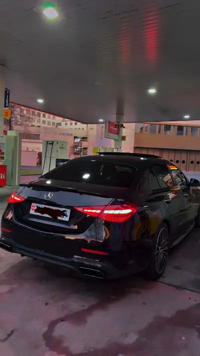 Mercedes-Benz C 300 AMG Line 4Matic — Berline dynamique hybride essence, 51 000 km seulement — rear view