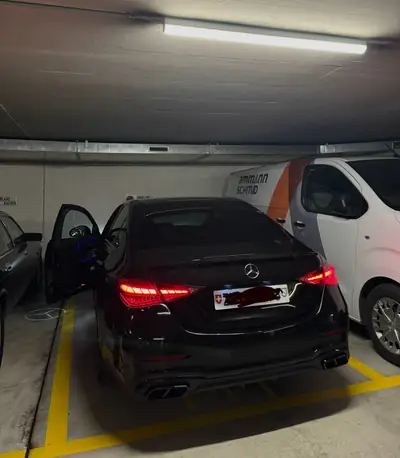 Mercedes-Benz C 300 AMG Line 4Matic — Berline dynamique hybride essence, 51 000 km seulement — interior
