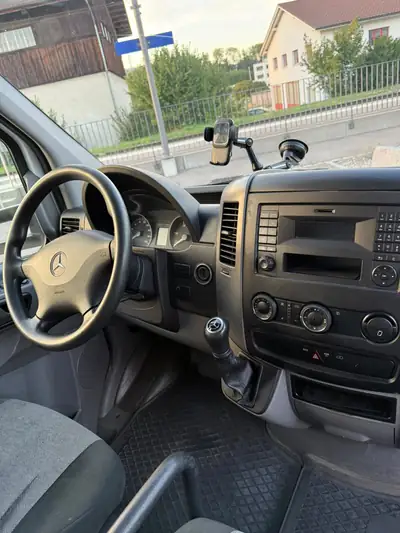 Mercedes-Benz Sprinter 2.2 CDI 163 — Utilitaire fiable, 284 000 km, sans sinistre — détail