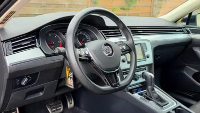 VW Passat 2.0 TDI 150 Comfortline — Break spacieux, diesel économe et bien équipé — Miniatura 17