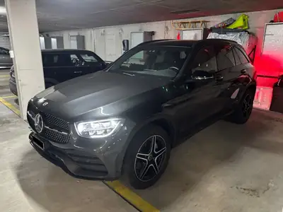 Mercedes-Benz GLC 300 e AMG Line — SUV hybride rechargeable, 77 000 km seulement — vue extérieure