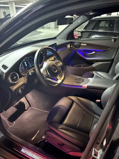 Mercedes-Benz GLC 300 e AMG Line — SUV hybride rechargeable, 77 000 km seulement — arrière