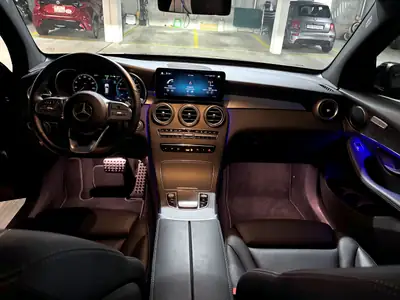 Mercedes-Benz GLC 300 e AMG Line — SUV hybride rechargeable, 77 000 km seulement — intérieur