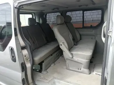 Nissan Primastar 2.5 dCi Comfort 7 places — Monospace diesel robuste, 270 500 km — arrière