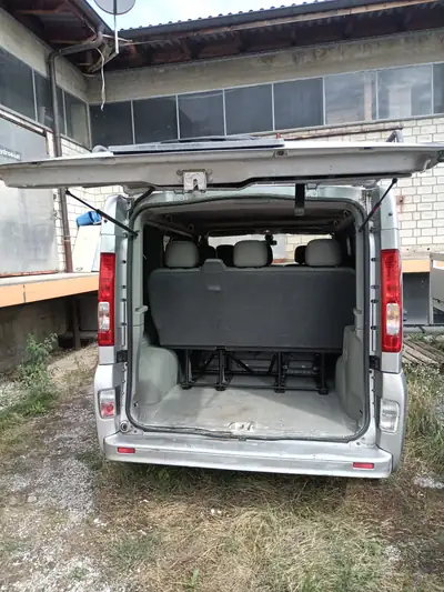 Nissan Primastar 2.5 dCi Comfort 7 places — Monospace diesel robuste, 270 500 km — vue extérieure