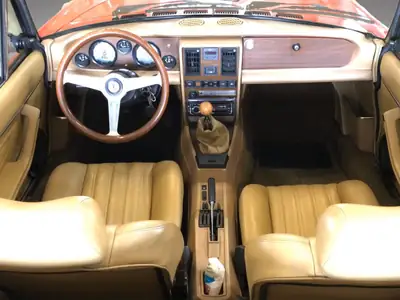 Fiat 124 Spider Pininfarina DS — Cabriolet classique rouge, 105 ch, sans accident — Detail