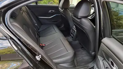 BMW M340i xDrive 48V — Berline sportive hybride légère, quasi neuve avec service gratuit — Miniatura 11