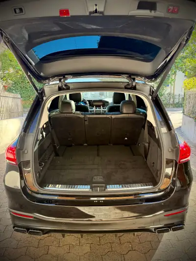 Mercedes-Benz GLE 400 d AMG Line — 7 places, diesel puissant, équipement premium — detail