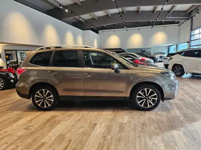 Subaru Forester 2.0i Executive — SUV fiable avec Standheizung et attelage 2000kg — Miniatura 7