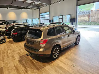 Subaru Forester 2.0i Executive — SUV fiable avec Standheizung et attelage 2000kg — Miniatura 10