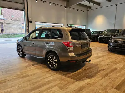 Subaru Forester 2.0i Executive — SUV fiable avec Standheizung et attelage 2000kg — Miniatura 13