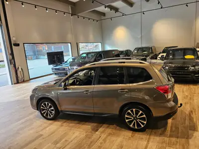 Subaru Forester 2.0i Executive — SUV fiable avec Standheizung et attelage 2000kg — Miniatura 16