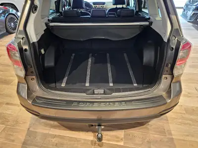 Subaru Forester 2.0i Executive — SUV fiable avec Standheizung et attelage 2000kg — Miniatura 22