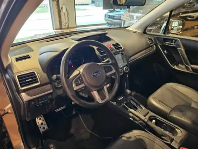 Subaru Forester 2.0i Executive — SUV fiable avec Standheizung et attelage 2000kg — Miniatura 25