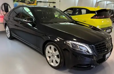 Mercedes-Benz S 350 d 4matic — Berline de prestige diesel, transmission intégrale 4x4 — côté