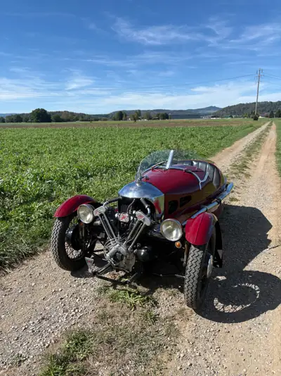Morgan Three-Wheeler Super Sports 1933 — Légende automobile décapotable, 1000 km seulement — rear view