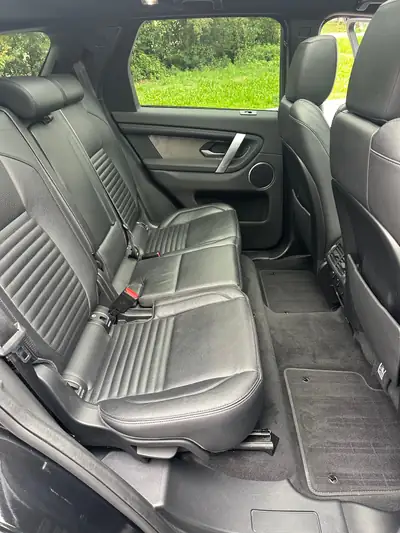 Land Rover Discovery Sport P250 SE — 7 places, tout-terrain premium et équipement haut de gamme — Thumbnail 9