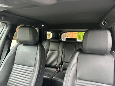 Land Rover Discovery Sport P250 SE — 7 places, tout-terrain premium et équipement haut de gamme — Thumbnail 11