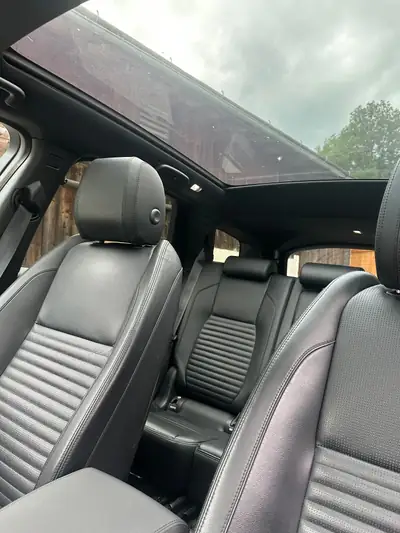Land Rover Discovery Sport P250 SE — 7 places, tout-terrain premium et équipement haut de gamme — Thumbnail 10