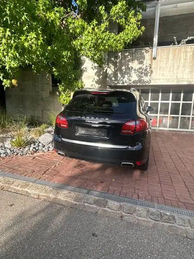 Porsche Cayenne S 2011 — SUV prestige all-wheel drive, moteur à réviser — dashboard