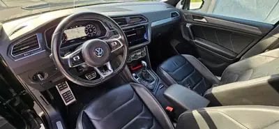 VW Tiguan 2.0 TDI SCR Highline — SUV robuste, toit panoramique, sans sinistre — interior