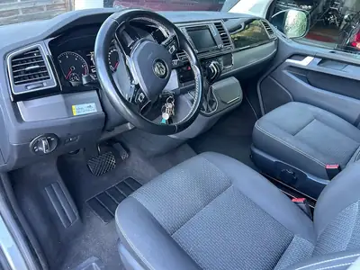 VW T6 California 2.0 TDI Beach DSG — Camping-car premium, toit relevable et équipements haut de gamme — détail