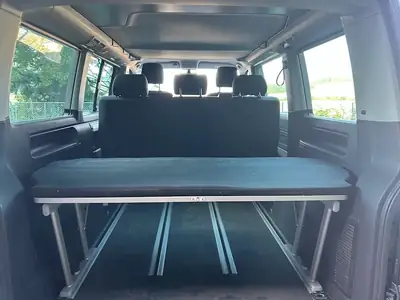VW T6 California 2.0 TDI Beach DSG — Camping-car premium, toit relevable et équipements haut de gamme — Miniature 7