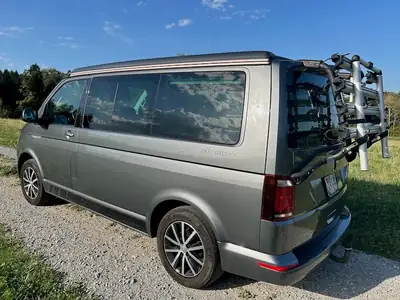 VW T6 California 2.0 TDI Beach DSG — Camping-car premium, toit relevable et équipements haut de gamme — Miniature 8
