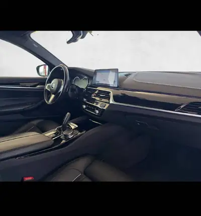 BMW 530d xDrive M-Packet — Berline prestige diesel, équipement complet — Miniatura 11