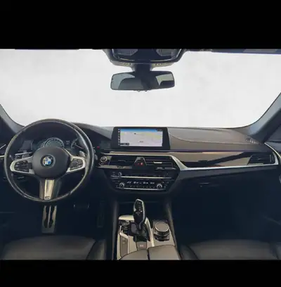 BMW 530d xDrive M-Packet — Berline prestige diesel, équipement complet — Miniatura 12