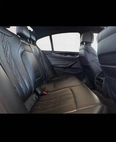 BMW 530d xDrive M-Packet — Berline prestige diesel, équipement complet — Miniatura 18