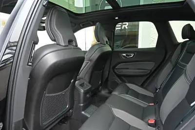 Volvo XC60 T6 eAWD R-Design — SUV hybride rechargeable, 341 ch, très peu kilométré — Miniatur 14