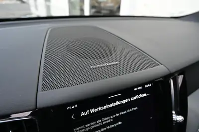 Volvo XC60 T6 eAWD R-Design — SUV hybride rechargeable, 341 ch, très peu kilométré — Miniatur 21