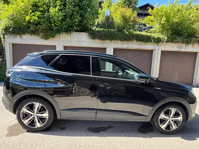 Peugeot 3008 1.6 Plug-in Hybrid4 GT — SUV rechargeable, 53'000 km seulement — rear view