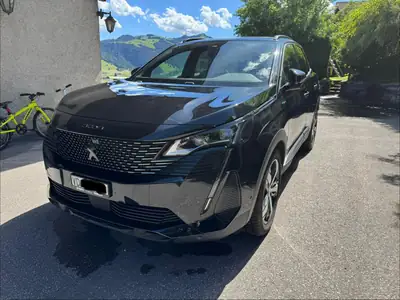 Peugeot 3008 1.6 Plug-in Hybrid4 GT — SUV rechargeable, 53'000 km seulement — side view