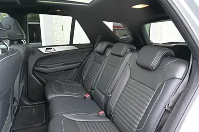 Mercedes-Benz GLE 350 d 4Matic — SUV premium diesel, équipement AMG Line complet — Miniatur 17