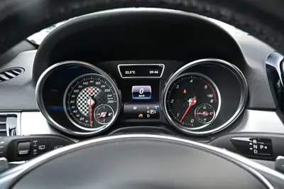 Mercedes-Benz GLE 350 d 4Matic — SUV premium diesel, équipement AMG Line complet — Miniatur 23